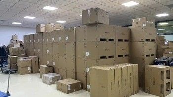 검은색 DELL OptiPlex 7400 GDDR4 비디오 메모리를 탑재한 올 인 원 데스크톱 컴퓨터
